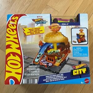 HOT WHEELS CITY Downtown Burger Drive-Thru
